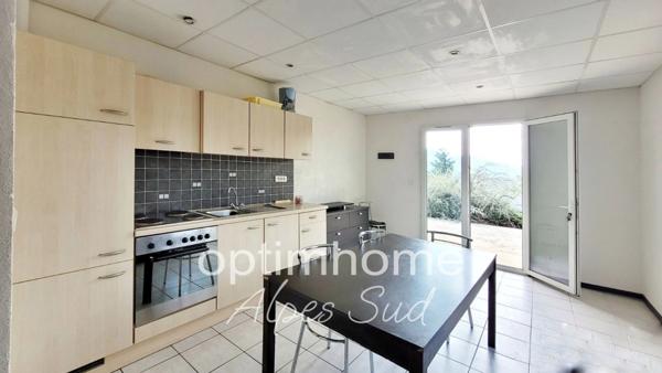 Très belle maison avec une vue magnifique sur lac et montagnes