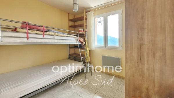 Très belle maison avec une vue magnifique sur lac et montagnes