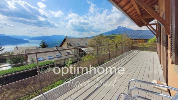 Très belle maison avec une vue magnifique sur lac et montagnes
