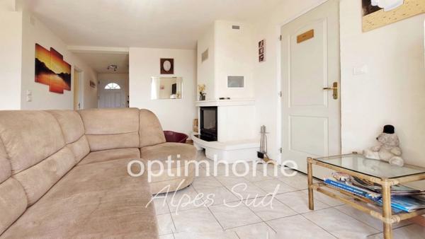 Très belle maison avec une vue magnifique sur lac et montagnes