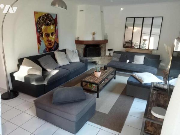 Maison avec vie de plain-pied d'env. 148m², 5 CH, terrain de 641m²