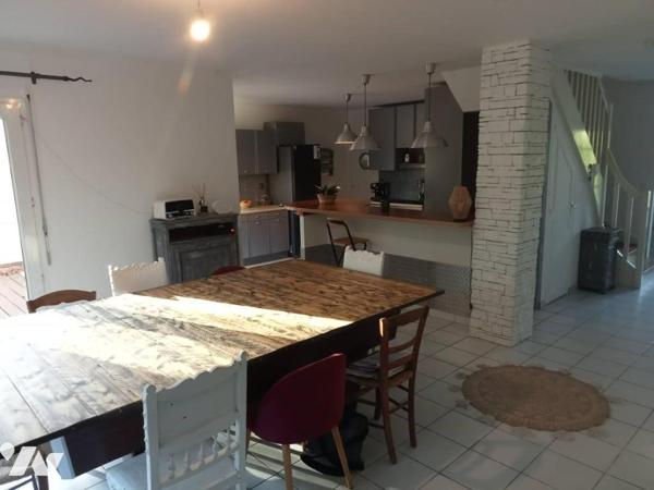 Maison avec vie de plain-pied d'env. 148m², 5 CH, terrain de 641m²