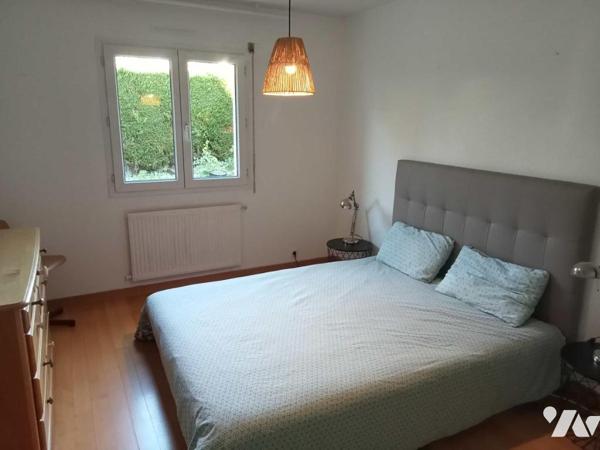 Maison avec vie de plain-pied d'env. 148m², 5 CH, terrain de 641m²