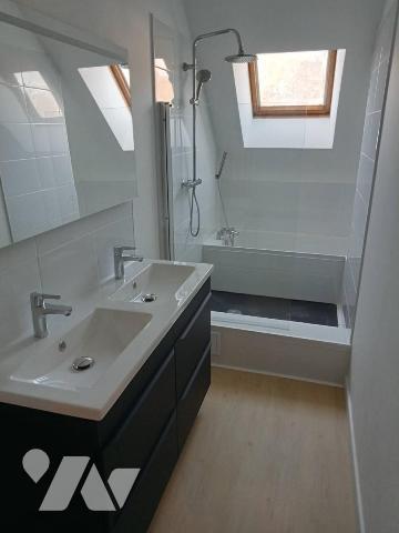 Maison avec vie de plain-pied d'env. 148m², 5 CH, terrain de 641m²