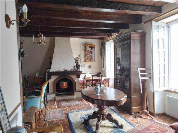 Maison à vendre |  Saint-Pierre-les-Étieux |  8 pièces | 140 m²