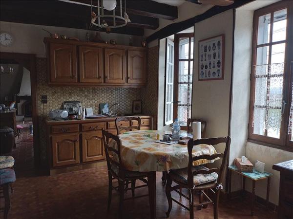 Maison à vendre |  Saint-Pierre-les-Étieux |  8 pièces | 140 m²