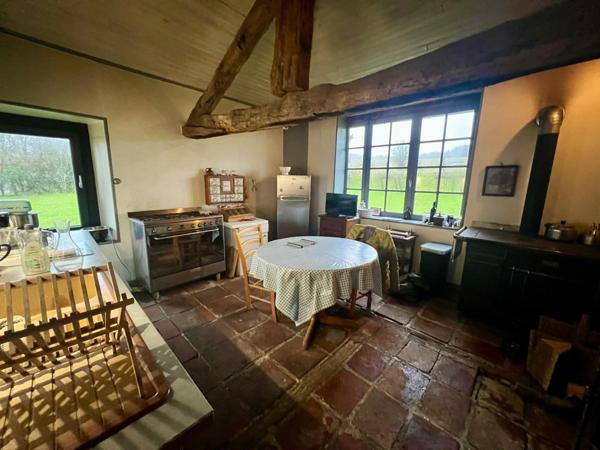 Propriété composé de 3 bâtisses en pierre à rénover