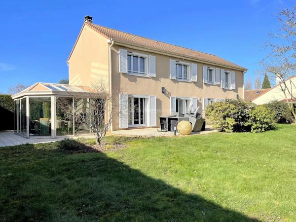 Vente                                                      Maison
                        
                     8 pièces                      183 m2                     à Ozoir-la-Ferrière