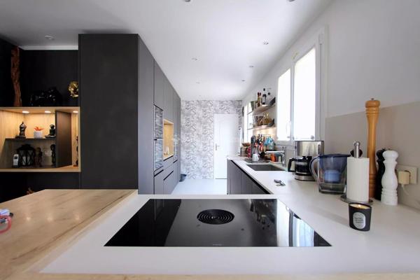 Vente                                                      Maison
                        
                     8 pièces                      183 m2                     à Ozoir-la-Ferrière