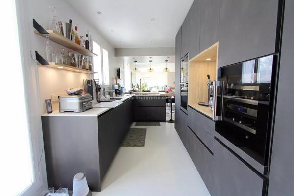 Vente                                                      Maison
                        
                     8 pièces                      183 m2                     à Ozoir-la-Ferrière