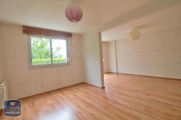 Appartement à louer 4 pièces 78.4m²