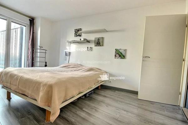 Vente                                                      Appartement
                        
                     4 pièces                      86 m2                     à Asnières-sur-Seine