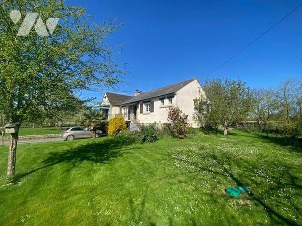 Maison à vendre - TINTENIAC (35 190)- Située au calme, belle maison bien entretenue,  sur sous-...