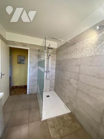 Maison à vendre - TINTENIAC (35 190)- Située au calme, belle maison bien entretenue,  sur sous-...