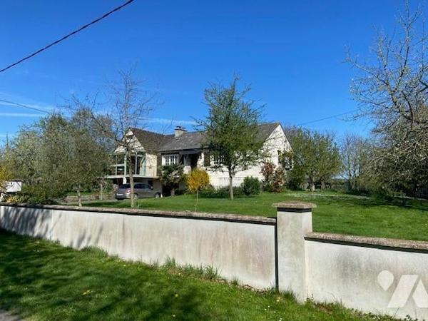 Maison à vendre - TINTENIAC (35 190)- Située au calme, belle maison bien entretenue,  sur sous-...