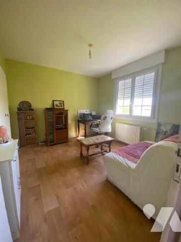 Maison à vendre - TINTENIAC (35 190)- Située au calme, belle maison bien entretenue,  sur sous-...