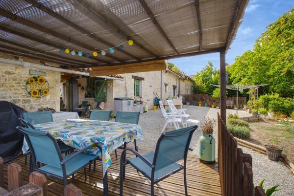 Charmante maison en pierre de 3 chambres dans un petit village