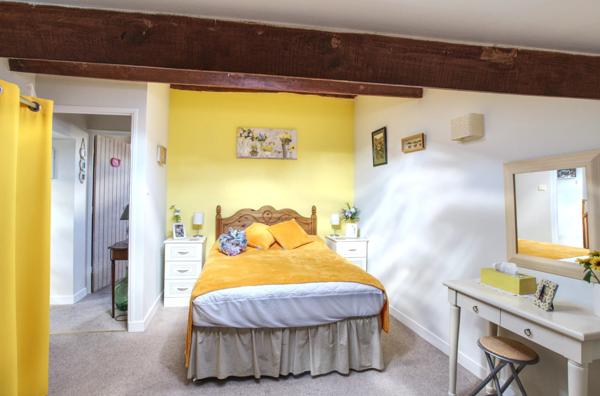 Charmante maison en pierre de 3 chambres dans un petit village