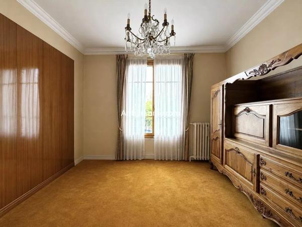 Vente                                                      Maison
                        
                     4 pièces                      77 m2                     à Sucy-en-Brie