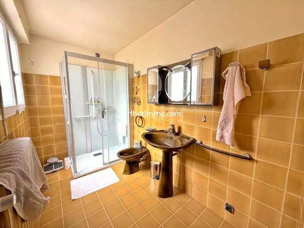 Vente                                                      Maison
                        
                     4 pièces                      77 m2                     à Sucy-en-Brie