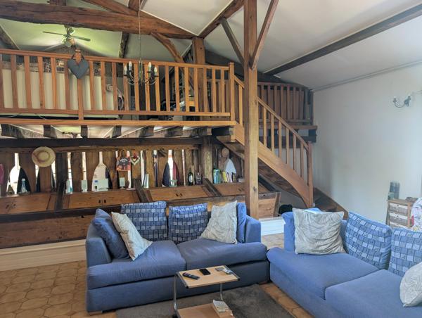 Maison en pierre avec piscine
