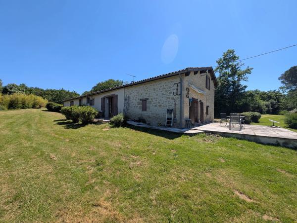 Maison en pierre avec piscine