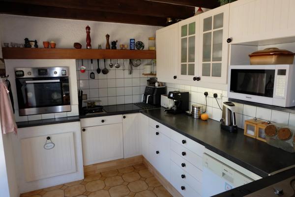 Maison en pierre avec piscine