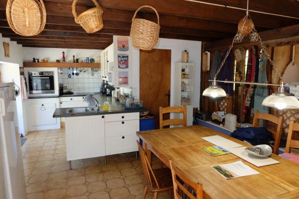 Maison en pierre avec piscine