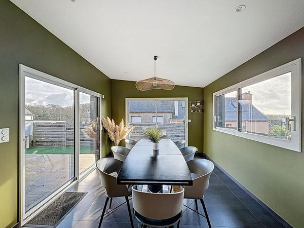 Inzinzac-Lochrist - Maison 142 m² des années 60 - 5 chambres - jardin