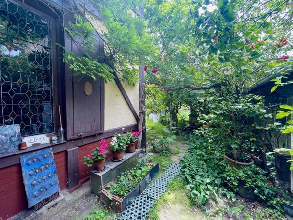 Maison de caractère fin XIXᵉ siècle – 7 pièces – Jardin arboré de 561 m² – Ermont