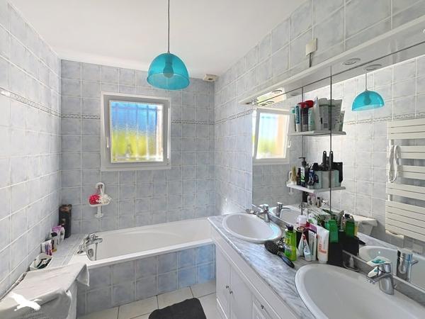 Maison à vendre 276 000 € Chasseneuil-sur-Bonnieure 5 p 128 m² DPE C