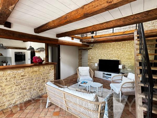 Chai rénové à vendre au Bois-Plage-en-Ré – 275 m², piscine chauffée