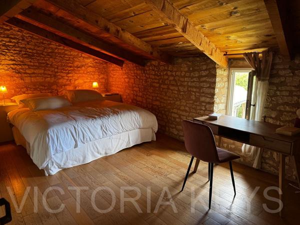 Chai rénové à vendre au Bois-Plage-en-Ré – 275 m², piscine chauffée