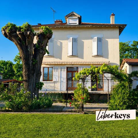 Maison de caractère avec grand jardin au cœur de Brignais