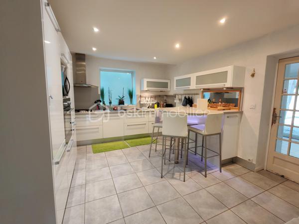 Maison traditionnelle de 330 m²