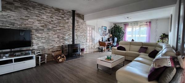 Maison familiale 218 m² - 6 chambres dont 1 de plain-pied - Villeneuve En Perseigne - Garage - Dépendances