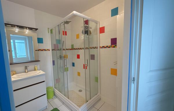 Grande maison familiale 3 chambres, cuisine fonctionnelle et grande pièce à vivre