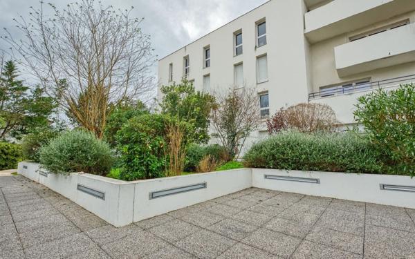 Appartement à vendre    2 pièces • 39,76 m2 Pessac