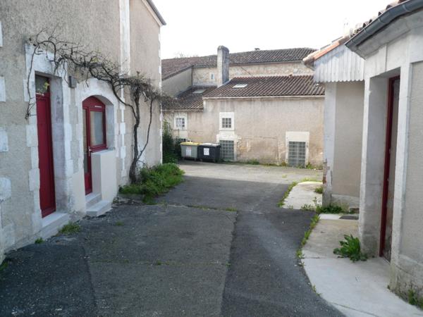 ⚜ BOURG CHARENTE à Louer Local Commercial/Artisanal Boulangerie et Logement de Fonction ⚜