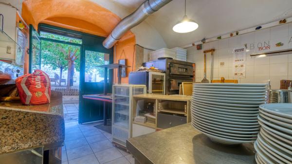 Vente local commercial - Fond de commerce Bastia 21 m² et terrasse