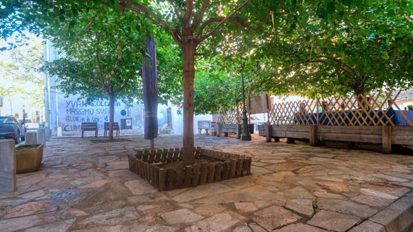 Vente local commercial - Fond de commerce Bastia 21 m² et terrasse