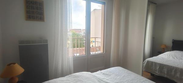 2P spacieux au dernier étage, balcons, vue dégagée