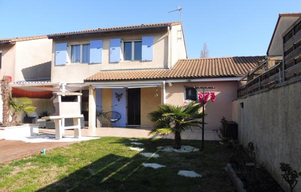 Maison individuelle 3 chambres, garage et piscine
