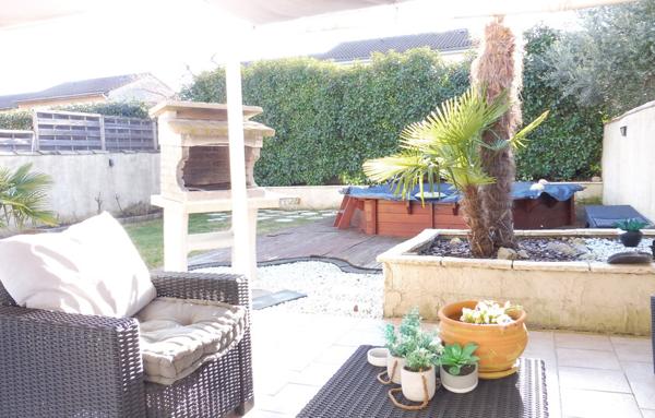 Maison individuelle 3 chambres, garage et piscine