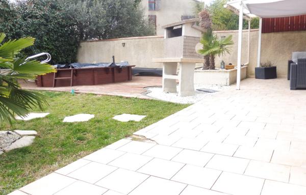 Maison individuelle 3 chambres, garage et piscine