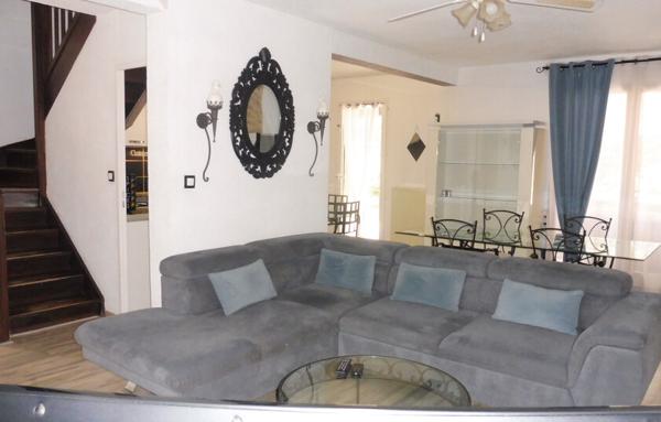 Maison individuelle 3 chambres, garage et piscine