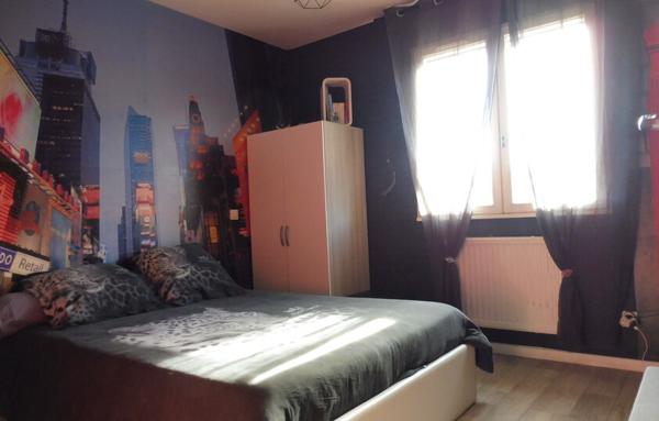 Maison individuelle 3 chambres, garage et piscine