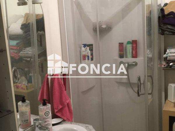 Location Appartement 2 pièces 43 m² - 4 PLACE DE LA MAIRIE La Grandville 08700