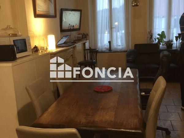 Location Appartement 2 pièces 43 m² - 4 PLACE DE LA MAIRIE La Grandville 08700