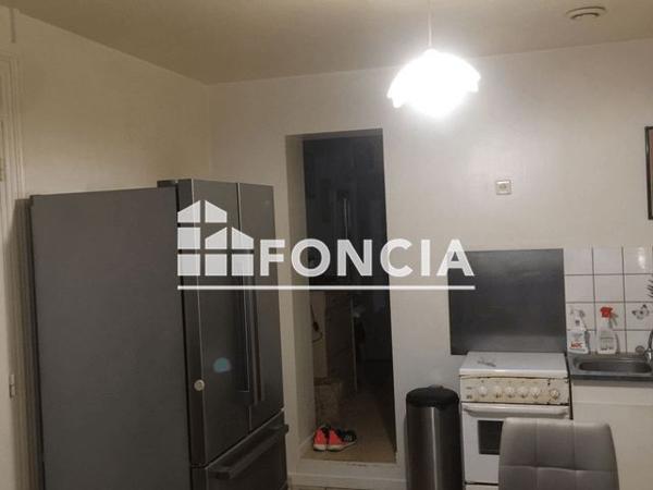 Location Appartement 2 pièces 43 m² - 4 PLACE DE LA MAIRIE La Grandville 08700